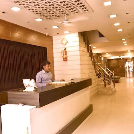 Hotel Milan Deluxe Nuova Delhi Esterno foto
