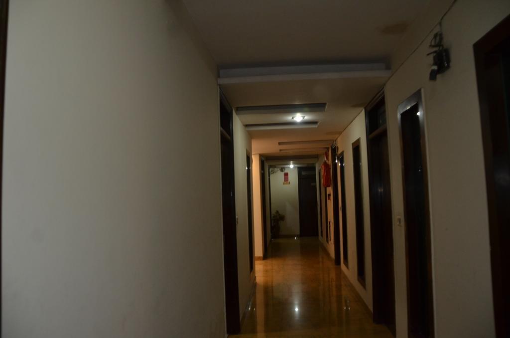 Hotel Milan Deluxe Nuova Delhi Esterno foto