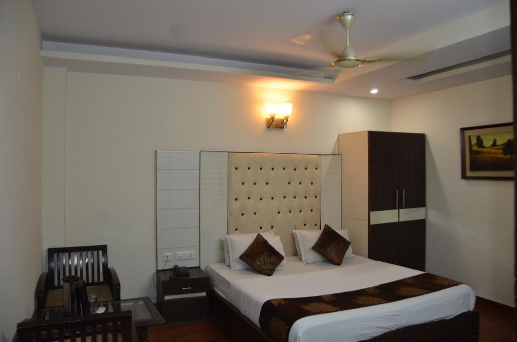 Hotel Milan Deluxe Nuova Delhi Esterno foto